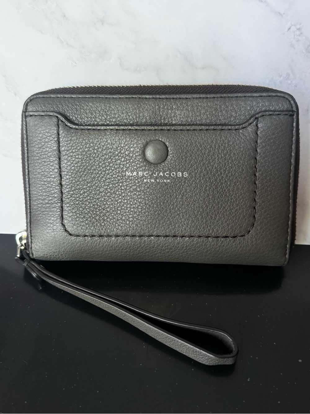 Marc Jacobs Zip Wristlet Wallet – Dark Charcoal Gray Pebbled Leather